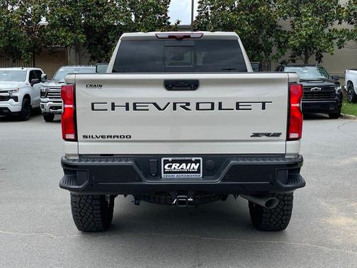 White 2026 Chevrolet Silverado 2500 Crew Cab, Standard Bed, XR2, 4WD