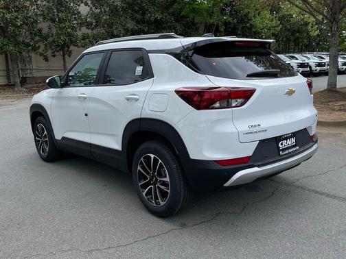 Summit White 2026 Chevrolet Trailblazer LT
