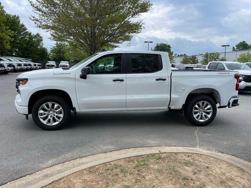 Summit White 2026 Chevrolet Silverado 1500 Custom