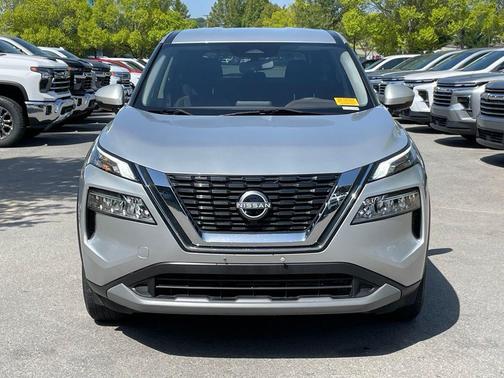 Brilliant Silver Metallic 2023 Nissan Rogue SV