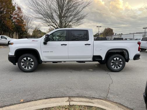 2026 Chevrolet Silverado 2500 Custom