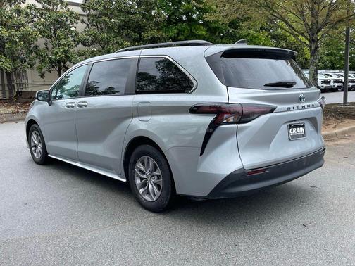 Celestial Silver Metallic 2023 Toyota Sienna XLE