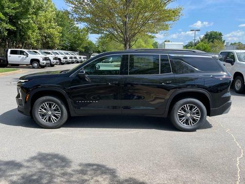 Black Metallic 2026 Chevrolet Traverse LT
