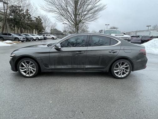 2022 Genesis G70 2.0T RWD