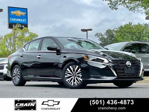 Super Black 2025 Nissan Altima 2.5 SV