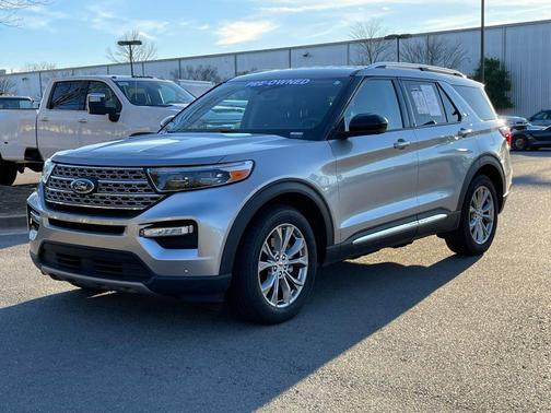 Iconic Silver Metallic 2023 Ford Explorer Limited