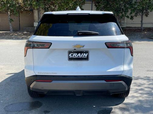Iridescent Pearl Tricoat 2025 Chevrolet Equinox LT