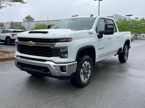Summit White 2026 Chevrolet Silverado 2500 LT