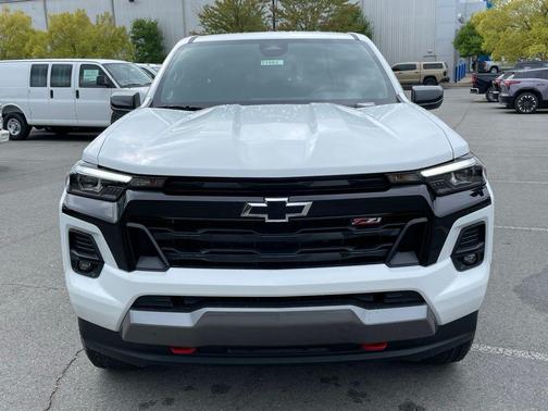 Summit White 2026 Chevrolet Colorado Z71