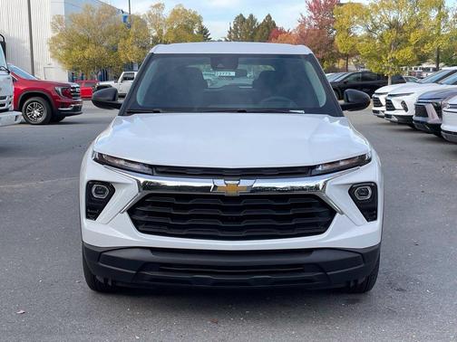 Summit White 2026 Chevrolet Trailblazer LS
