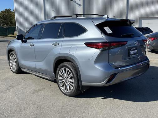 2023 Toyota Highlander Platinum
