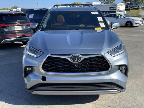 2023 Toyota Highlander Platinum