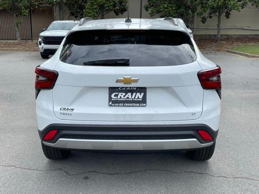 Summit White 2026 Chevrolet Trax LT