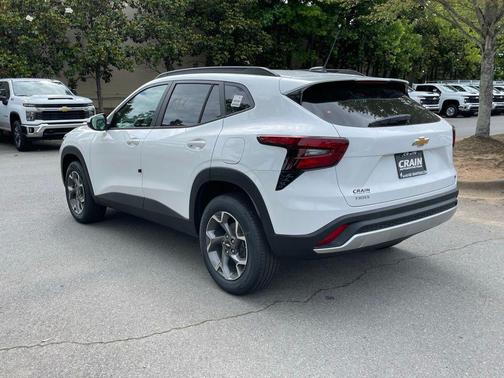 Summit White 2026 Chevrolet Trax LT