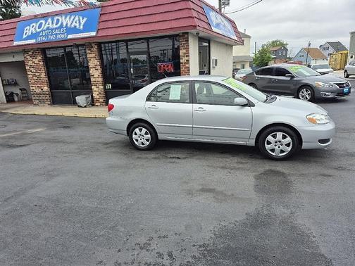 2005 Toyota Corolla LE