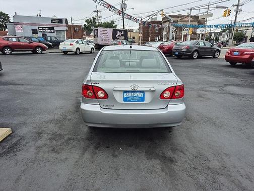 2005 Toyota Corolla LE
