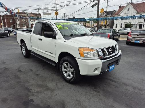 2010 Nissan Titan SE