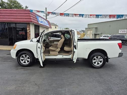2010 Nissan Titan SE