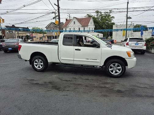 2010 Nissan Titan SE