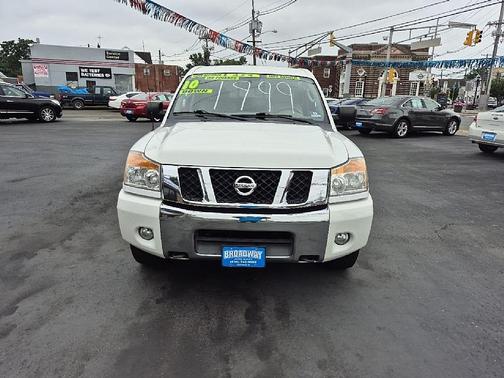 2010 Nissan Titan SE