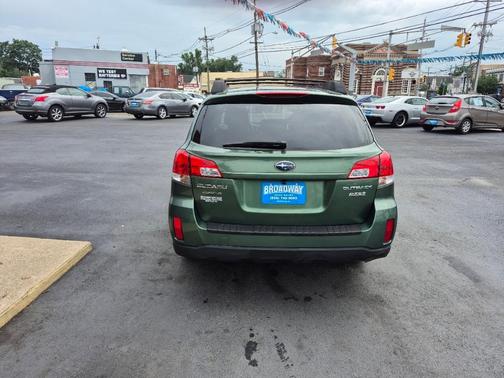 2011 Subaru Outback 2.5i Premium