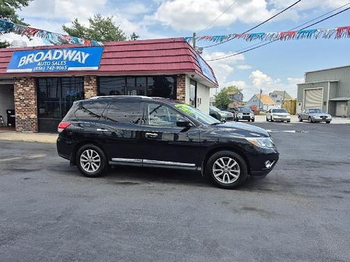 2016 Nissan Pathfinder SL