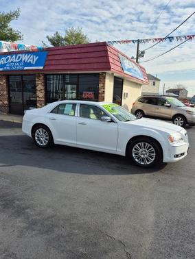 2011 Chrysler 300C Base