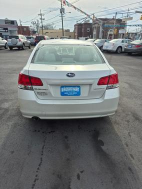 2010 Subaru Legacy 2.5i Premium