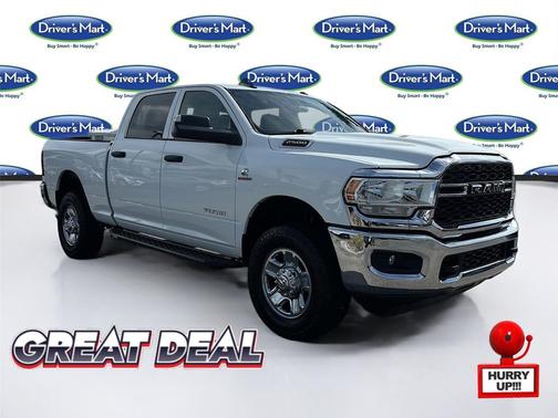 2022 RAM 2500 Tradesman Crew Cab 4x4 6'4' Box