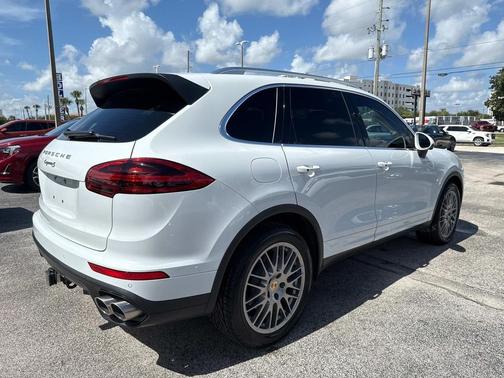2016 Porsche Cayenne Cayenne