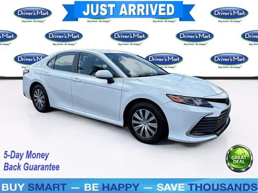 White 2022 Toyota Camry LE