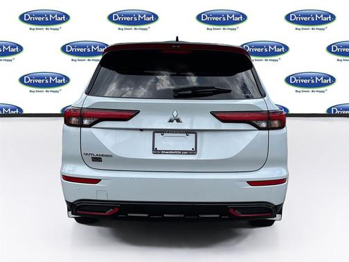 White Diamond 2024 Mitsubishi Outlander SE S-AWC