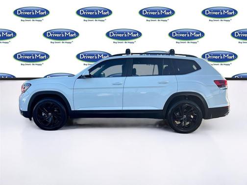 Pure White 2022 Volkswagen Atlas 3.6L SE w/Technology