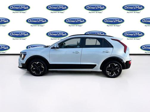 Snow White Pearl 2023 Kia Niro EV Wind