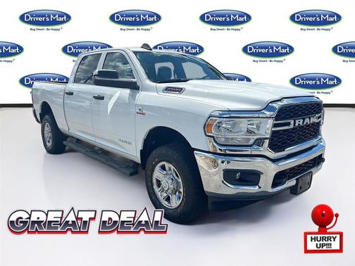 2022 RAM 2500 Tradesman Crew Cab 4x4 6'4' Box