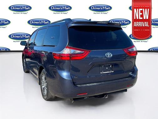 2020 Toyota Sienna XLE