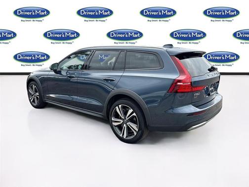 2025 Volvo V60 Cross Country Plus, B5 AWD Gas (mild hybrid)