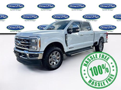 Oxford White 2023 Ford F-250 Lariat