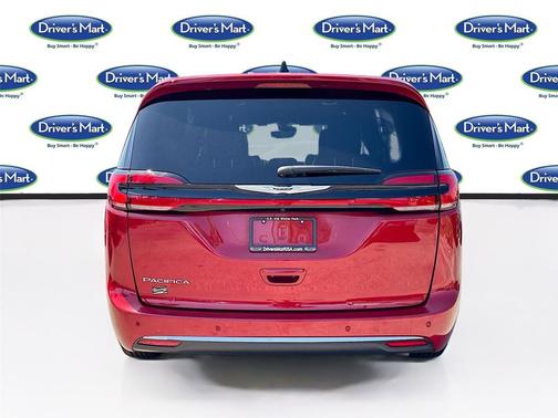 Red Hot Pearlcoat 2025 Chrysler Pacifica L