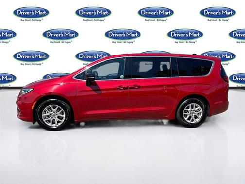 Red Hot Pearlcoat 2025 Chrysler Pacifica L