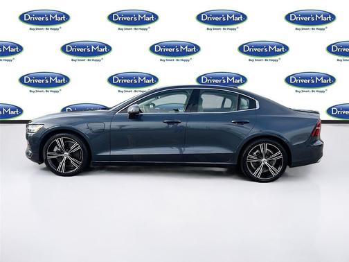 Denim Blue Metallic 2022 Volvo S60 Recharge Plug-In Hybrid T8 Inscription