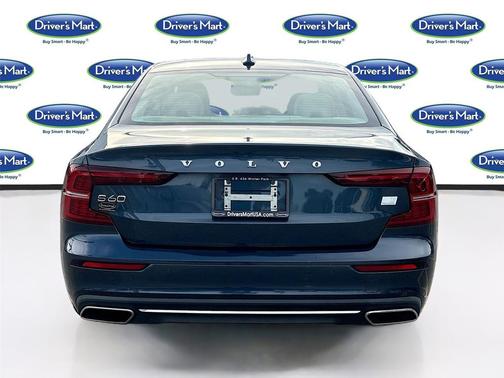 Denim Blue Metallic 2022 Volvo S60 Recharge Plug-In Hybrid T8 Inscription