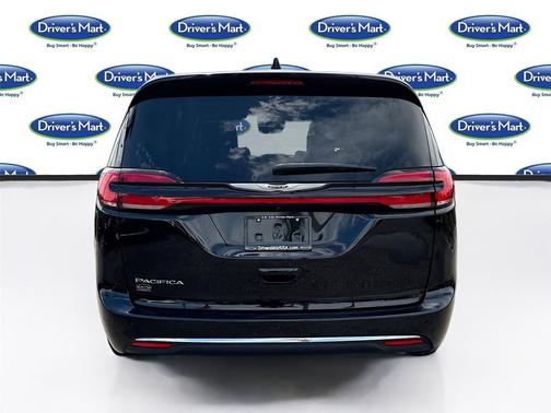 Diamond Black Crystal Pearlcoat 2025 Chrysler Pacifica L