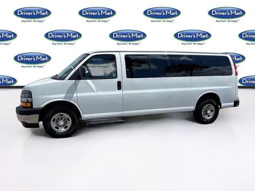 Summit White 2018 Chevrolet Express 3500 LT