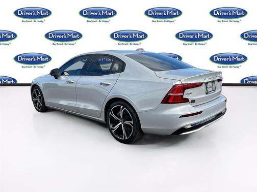 2024 Volvo S60 B5 Core Dark Theme