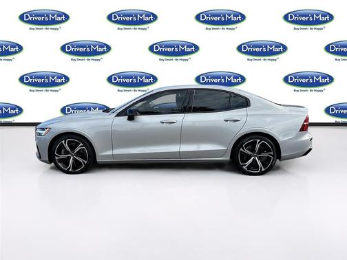 2024 Volvo S60 B5 Core Dark Theme