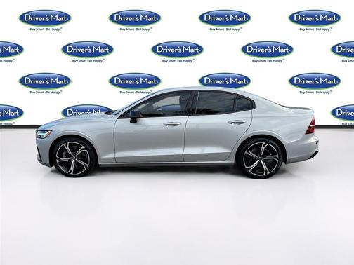 2024 Volvo S60 B5 Core Dark Theme