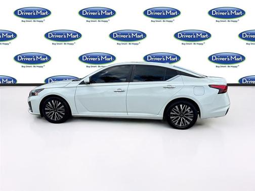 Pearl White Tricoat 2023 Nissan Altima 2.5 SV