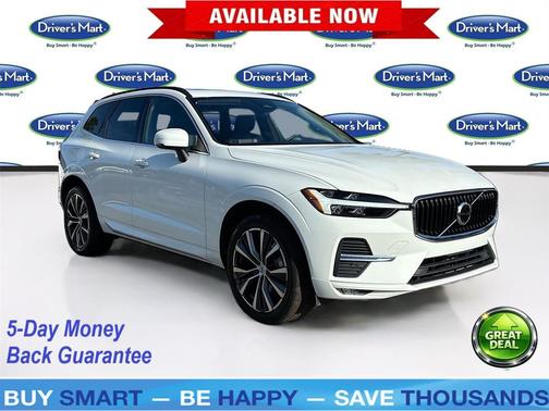 Ice White 2022 Volvo XC60 B5 Momentum