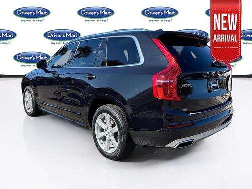 2021 Volvo XC90 T5 Momentum